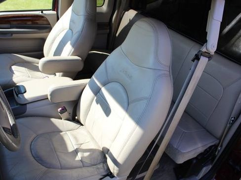 Used 2000 Ford F250 Lariat image 21