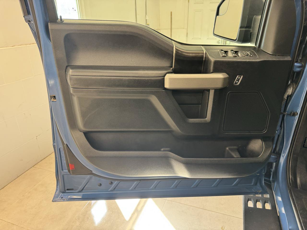 Used 2019 Ford F150 Raptor AWD/4WD image 9