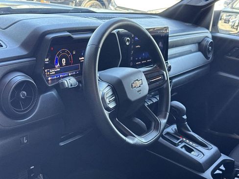 Used 2024 Chevrolet Colorado W/T image 9