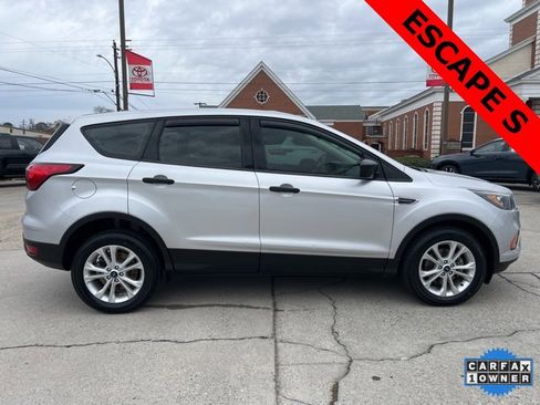 Used 2019 Ford Escape S image 4