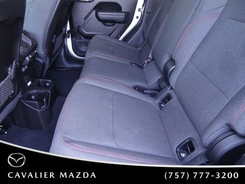 Used 2026 Jeep Gladiator Rubicon AWD/4WD image 12