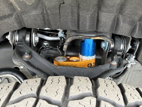 Used 2025 Chevrolet Silverado 2500 ZR2 w/ Technology Package image 46