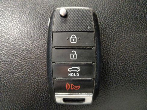 Used 2020 Kia Optima LX image 32