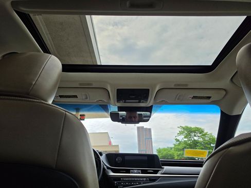 Used 2019 Lexus ES 350 w/ Premium Package FWD image 15