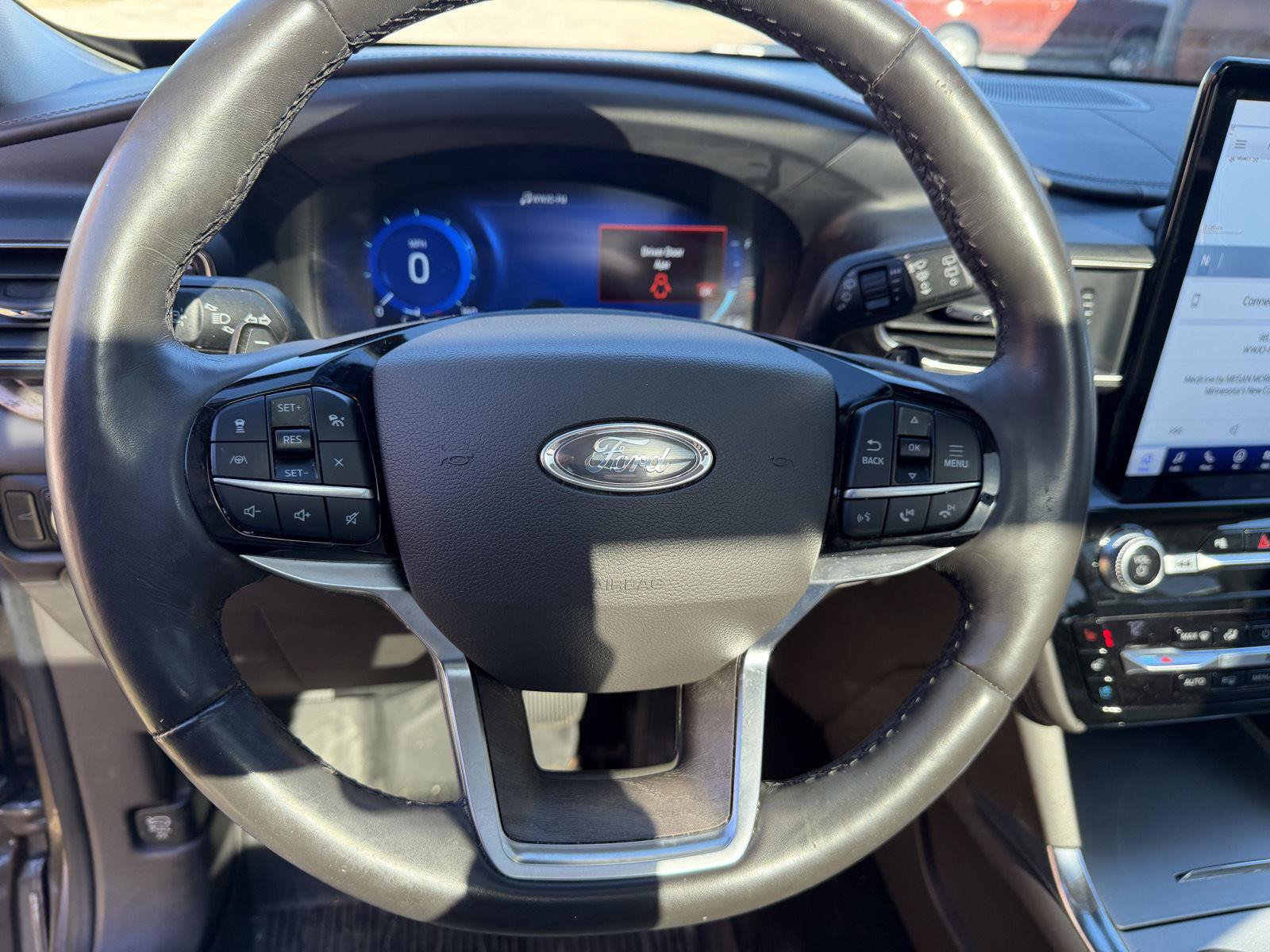Used 2021 Ford Explorer Platinum w/ Equipment Group 601A AWD/4WD image 13