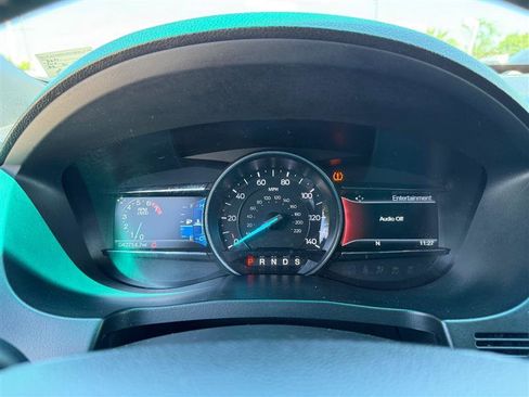 Used 2017 Ford Explorer XLT w/ Equipment Group 202A AWD/4WD image 37