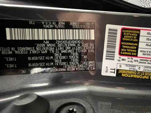 Used 2023 Toyota Highlander XLE AWD/4WD image 30