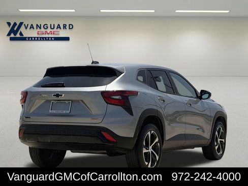 Used 2024 Chevrolet Trax RS FWD image 9