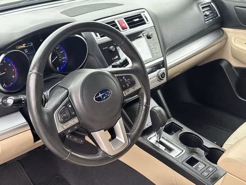 Used 2016 Subaru Outback 2.5i Premium AWD/4WD image 2