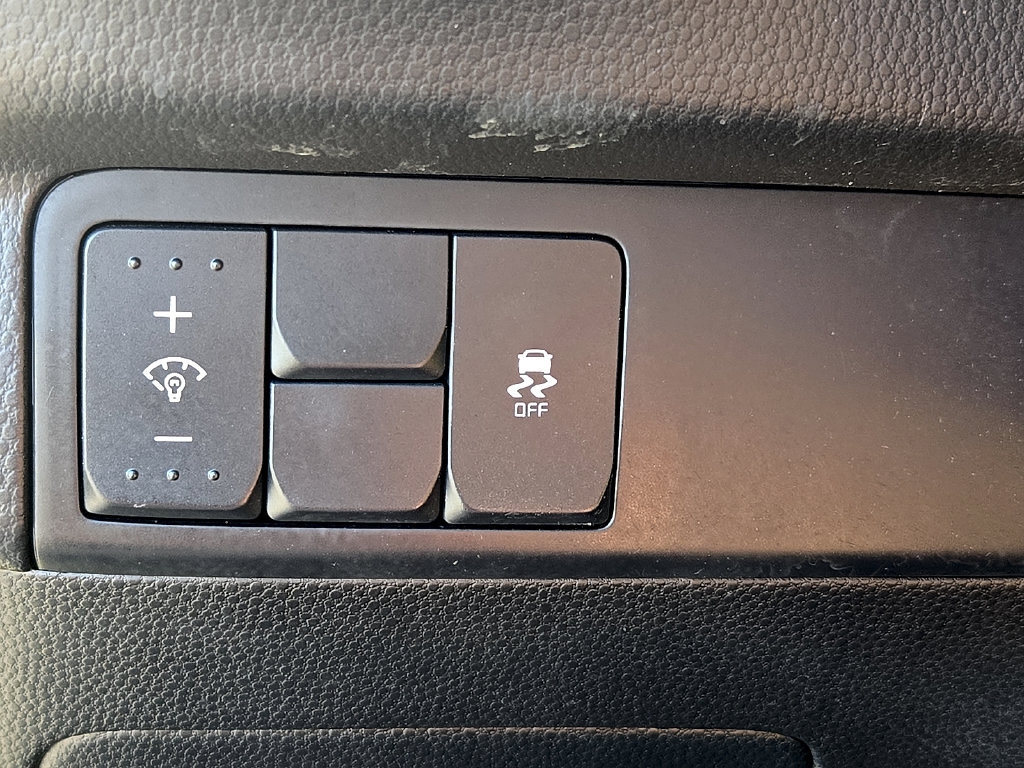 Used 2016 Kia Soul + FWD image 27