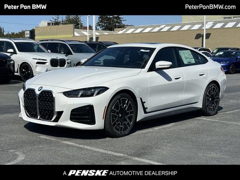 New 2026 BMW 430i w/ M Sport Package RWD image 1