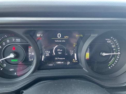 Used 2024 Jeep Wrangler Unlimited Sahara w/ Technology Group AWD/4WD image 16