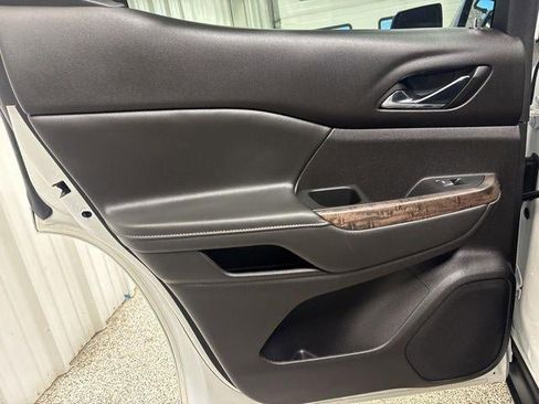 Used 2023 GMC Acadia Denali image 26