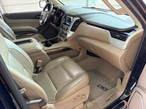 Used 2020 GMC Yukon SLT w/ Premium Edition RWD image 29