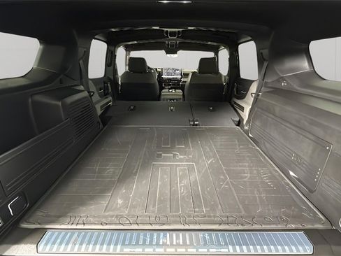 Certified 2025 GMC Hummer EV 2X w/ LPO, Cargo Utility Package image 31