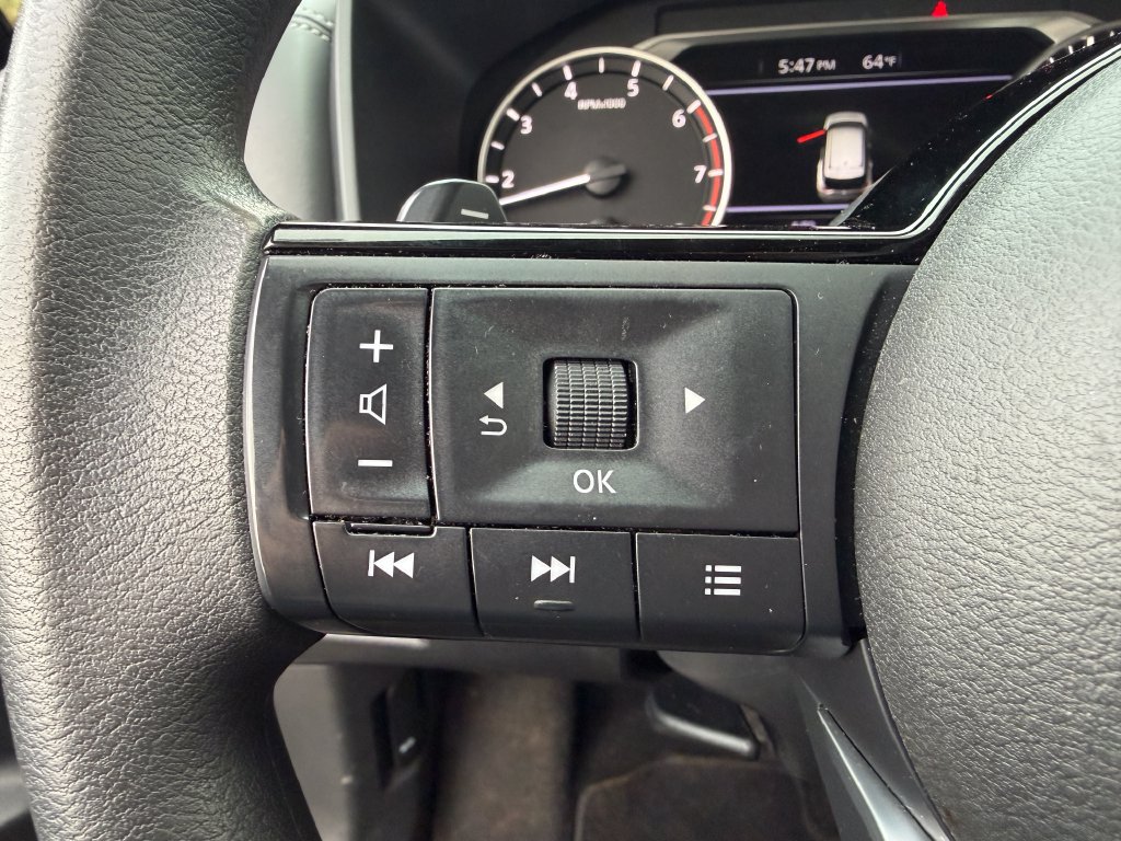 Used 2023 Nissan Rogue SV AWD/4WD image 10