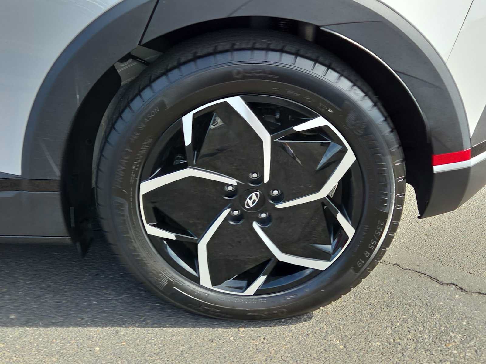 Used 2024 Hyundai Ioniq 5 SE RWD image 16
