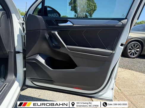 Used 2022 Volkswagen Tiguan SE R-Line FWD image 20