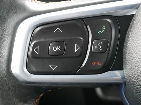 Used 2022 Jeep Wrangler Unlimited Sahara image 23