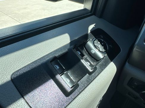 Used 2018 Ford F150 XLT w/ Equipment Group 302A Luxury AWD/4WD image 9