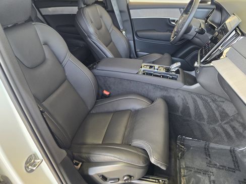 Used 2025 Volvo XC90 B6 Ultra w/ Protection Package Premier image 21