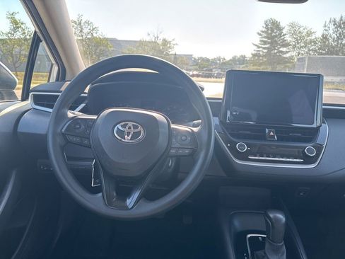 Used 2023 Toyota Corolla LE FWD image 13