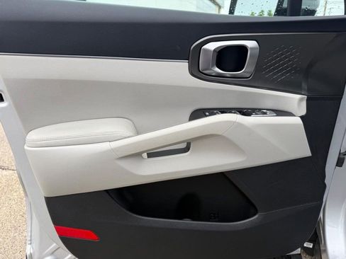 Used 2024 Kia Sorento EX image 15