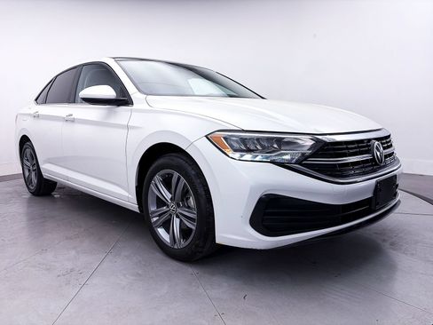 Used 2023 Volkswagen Jetta SE w/ Panoramic Sunroof Package FWD image 9