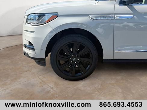 Used 2023 Lincoln Navigator Reserve AWD/4WD image 9