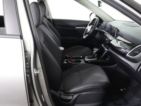Used 2025 Kia Seltos S AWD/4WD image 31