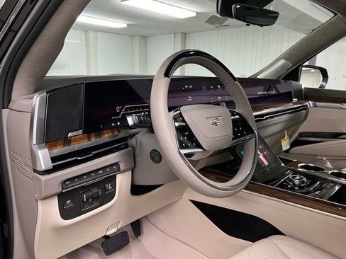 New 2025 Cadillac Escalade ESV Sport Platinum w/ LPO, ONYX Package image 14