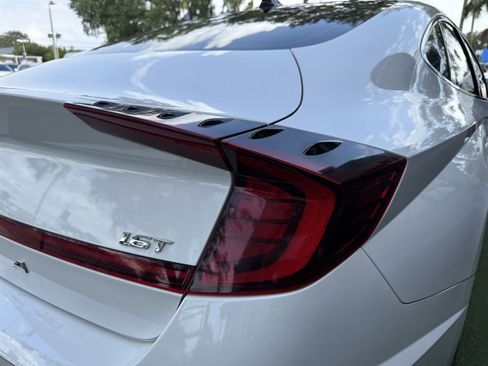 Used 2021 Hyundai Sonata SEL Plus w/ Tech Package FWD image 12