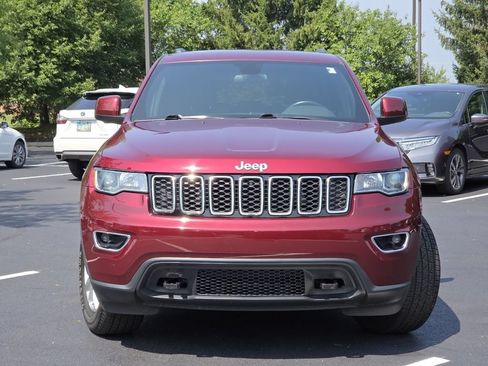 Used 2021 Jeep Grand Cherokee Laredo w/ Security & Convenience Group AWD/4WD image 16