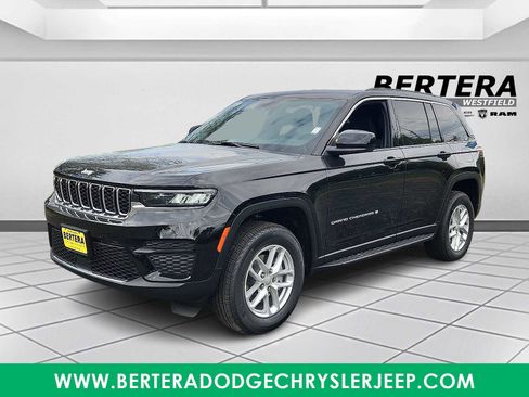 New 2025 Jeep Grand Cherokee 4WD image 2