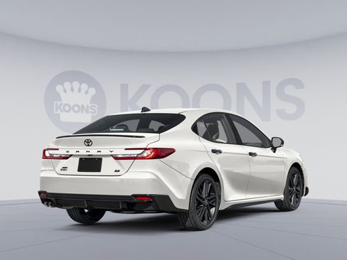 New 2026 Toyota Camry Hybrid FWD image 2