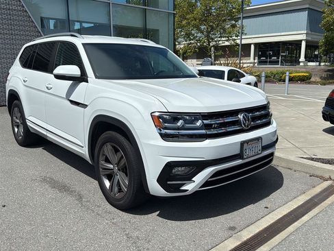 Used 2019 Volkswagen Atlas SE w/ Towing Package AWD/4WD image 4