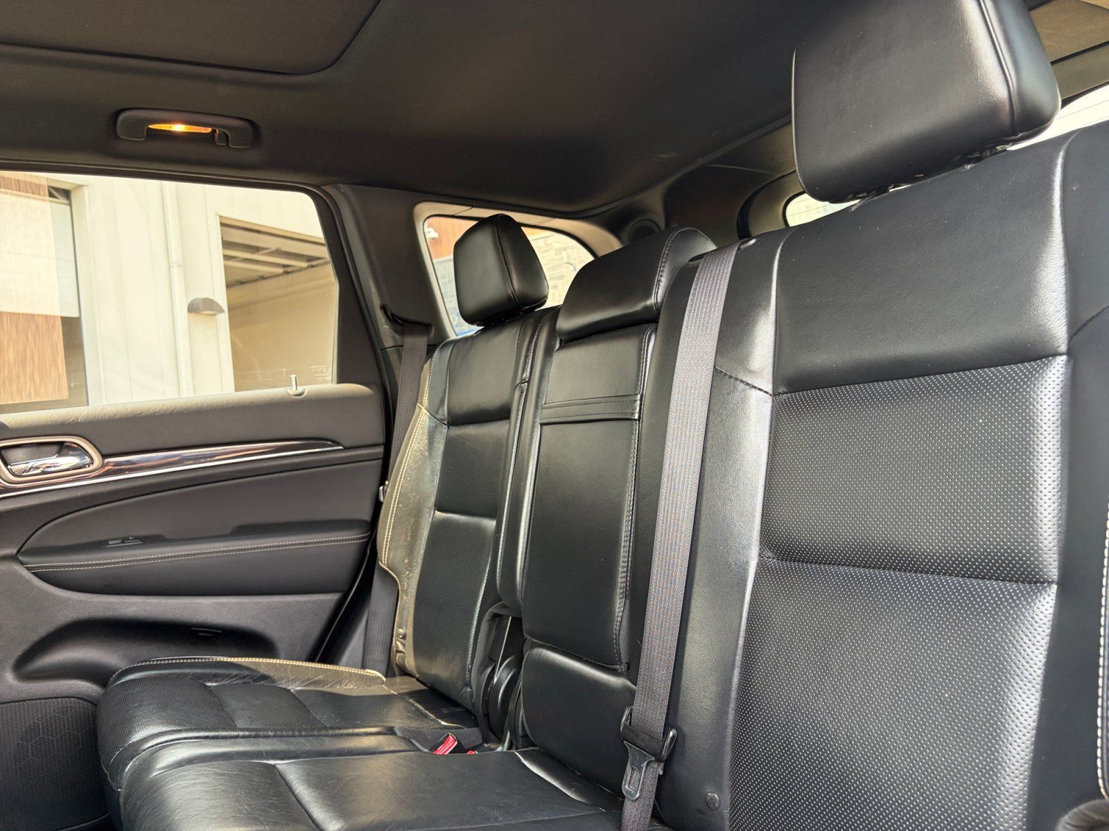 Used 2014 Jeep Grand Cherokee Overland AWD/4WD image 16