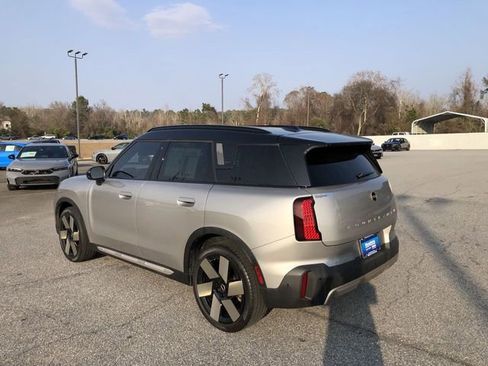 Used 2025 MINI Cooper Countryman S w/ Comfort Package Max image 6