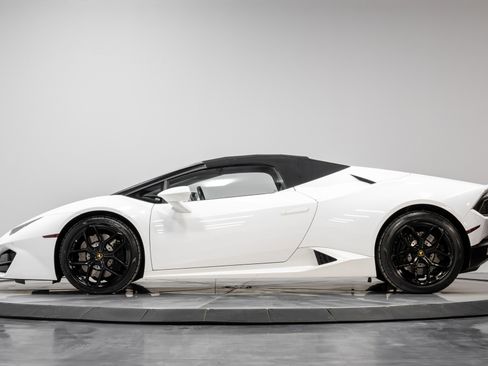 Used 2019 Lamborghini Huracan LP 580-2 RWD image 25