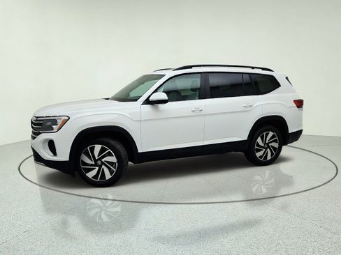 Used 2024 Volkswagen Atlas SE w/ Panoramic Sunroof Package FWD image 15