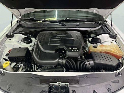 Used 2020 Dodge Charger SXT w/ Leather Interior Group RWD image 44