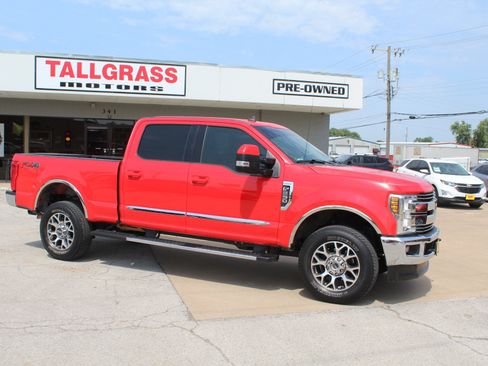 Used 2019 Ford F250 Lariat w/ Lariat Value Package AWD/4WD image 2
