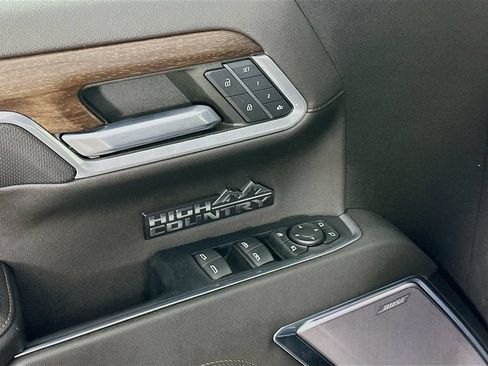 Used 2022 Chevrolet Silverado 1500 High Country w/ High Country Premium Package AWD/4WD image 23