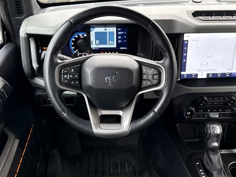 Used 2023 Ford Bronco Badlands image 15