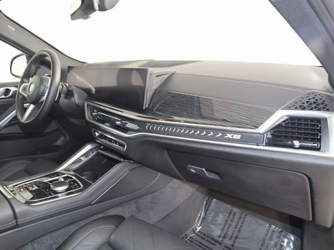 Used 2024 BMW X6 xDrive40i w/ Premium Package image 59