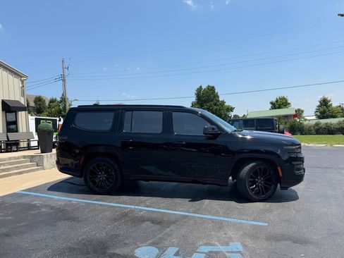 Used 2022 Jeep Grand Wagoneer Series II AWD/4WD image 2