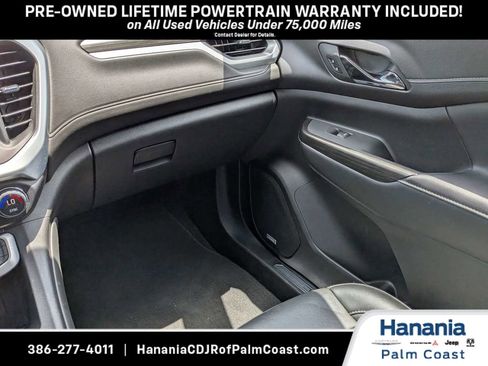 Used 2023 GMC Acadia SLT FWD image 17