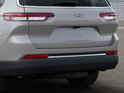 New 2026 Jeep Grand Cherokee L 2WD image 13