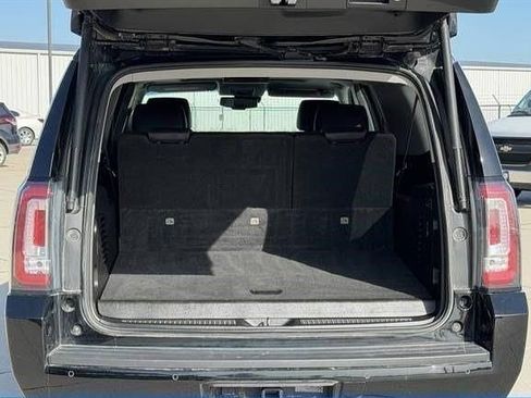 Used 2018 GMC Yukon XL SLT w/ Premium Edition AWD/4WD image 7