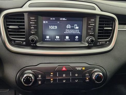 Used 2019 Kia Sorento FWD image 22